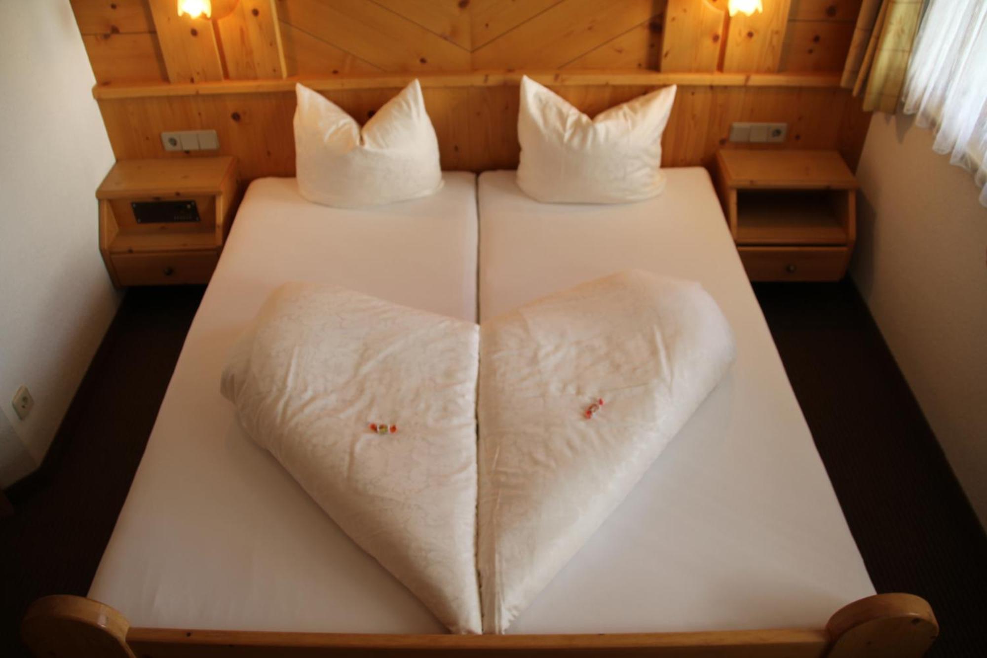 Hotel Garni Apart Elfriede フィス 部屋 写真