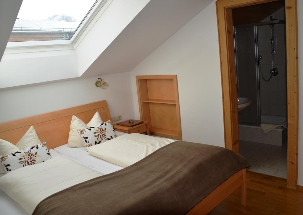 Hotel Garni Apart Elfriede フィス 部屋 写真