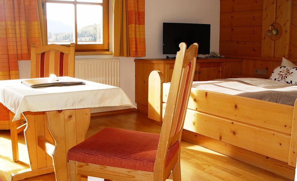 Hotel Garni Apart Elfriede フィス 部屋 写真