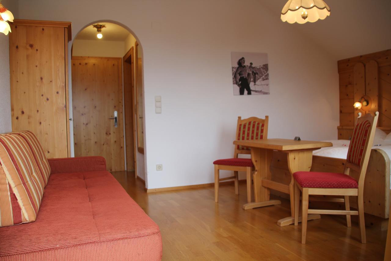 Hotel Garni Apart Elfriede フィス エクステリア 写真